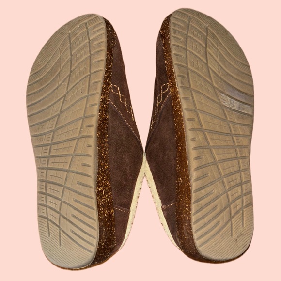 Earth Origins Suede Slip On Clogs with Faux Fur Trim Johanna Bark🤎 - Picture 8 of 8